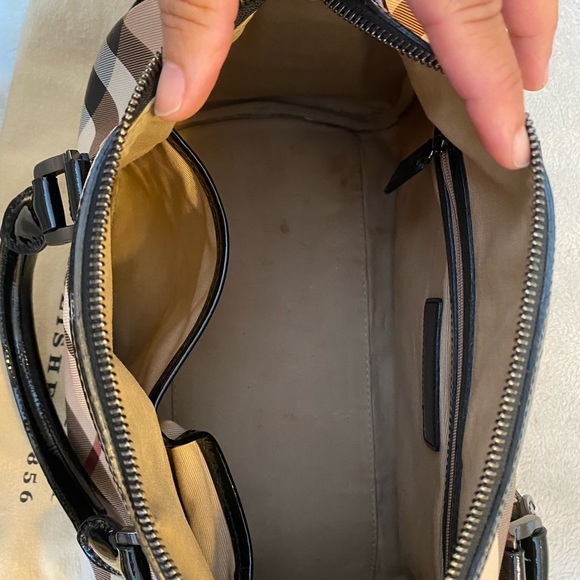 Classic coated canvas bag. Black patent trim - Picture 4 of 4